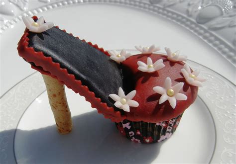 red and black cupcake shoe shoe cupcakes black cupcakes cup cakes