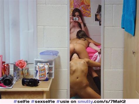 selfie sexselfie usie mirrorpic lesbian threesome fff eatingpussy cunnilingus