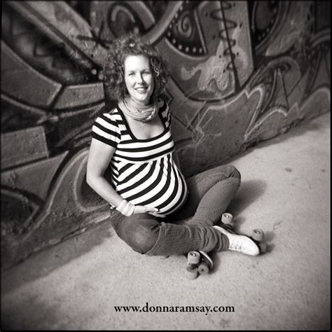 donna ramsay photography roller skates very pregnant