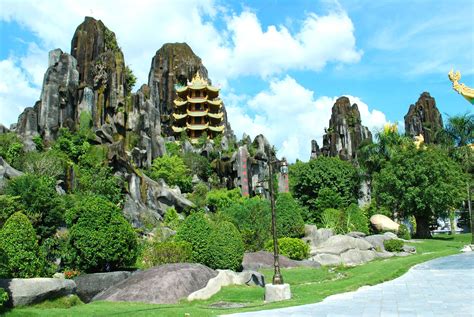 marble mountain ngu hanh son  danang city vietnam