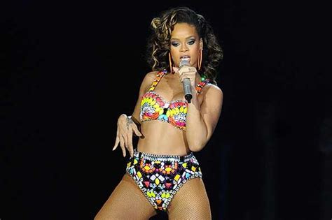 rihanna beats one direction and olly murs to number 1