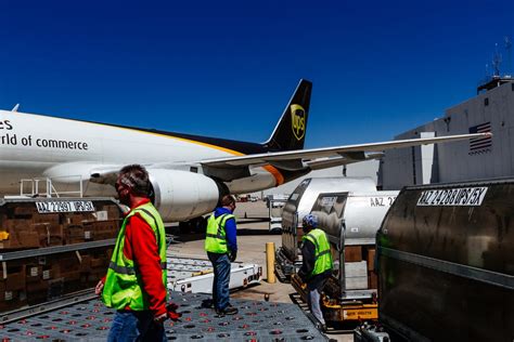 inside ups worldport the biggest automated package facility cnet