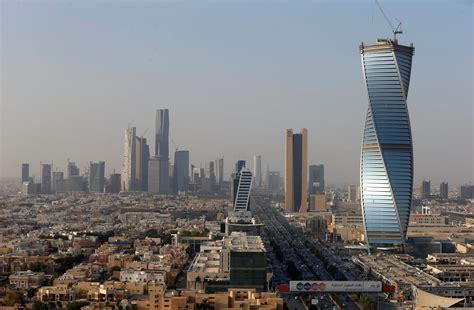 saudi arabia plans record spending   budget wsj