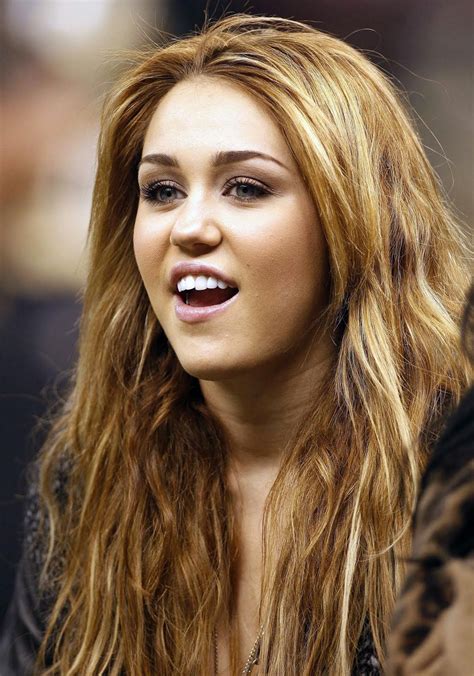 miley cyrus hot sexy beautiful pictures and wallpapers 6