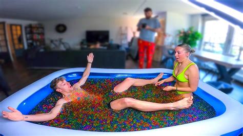 zwembad gevuld met  miljoen orbeez  huis  youtube