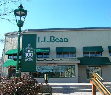 White Cedar Inn Today Ll Bean 100th Anniversary Hometown
