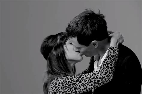 story    kiss viral video sensation  verge