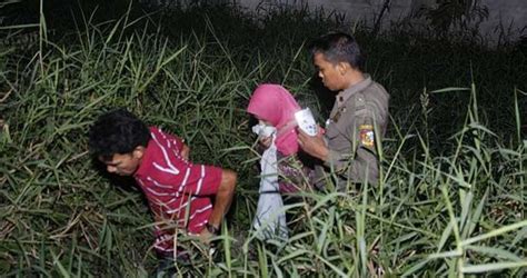 4 Pemuda Dan Janda Ditangkap Mesum Di Hutan Aceh Namblogand