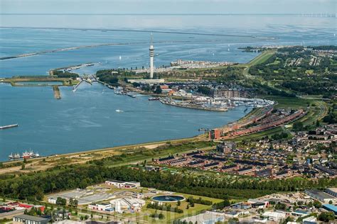 hollandluchtfoto lelystad luchtfoto overzicht havengebied