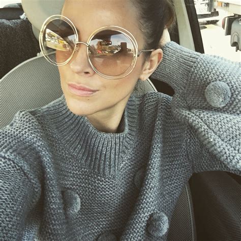 chloe girl selfie round sunglasses