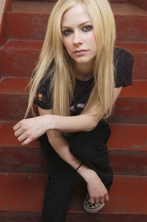 female singers avril lavigne pictures gallery 6