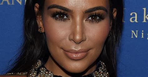 kim kardashian s no makeup selfie gives us a rare glimpse at makeup