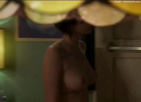 lina esco topless in towel in kingdom photo 10 nude