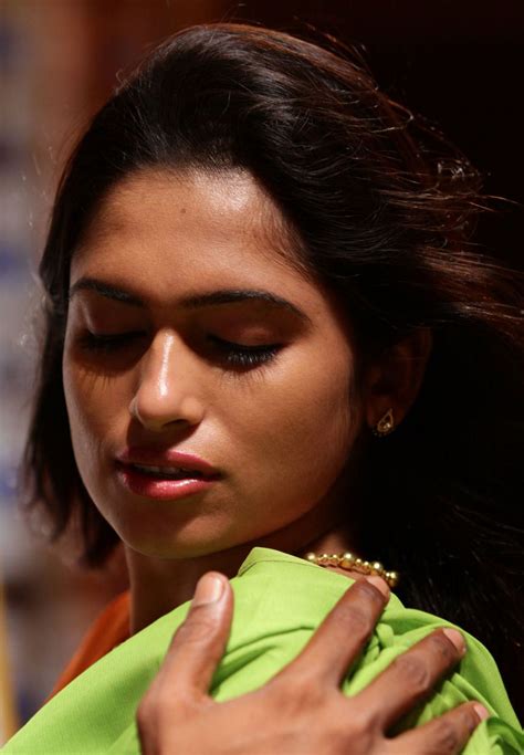 Sab Sexy Actress Soundarya Movie Hot And Sexy Stills Images