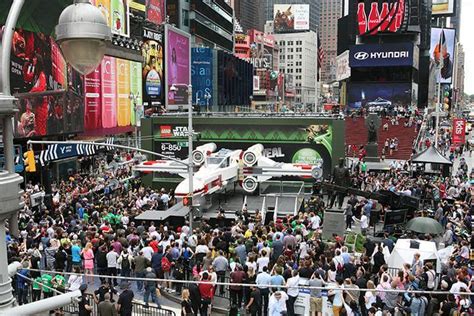 Life Size Lego Star Wars X Wing Starfighter Arrives To Legoland