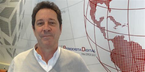 Fernando García Del Río En Cuba Te Dicen Que Puedes Tocar La Cadena