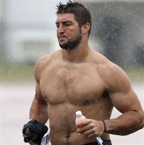 look tim tebow s muscles are getting ridiculous