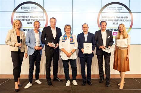 aldi gewinnt mit haltungswechsel den deutschen award fuer nachhaltigkeitsprojekte