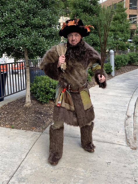 belsnickel cosplay  dragoncon rdundermifflin