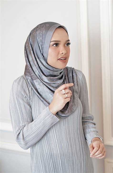 tutorial hijab pashmina satin  modern  anti licin bukareview