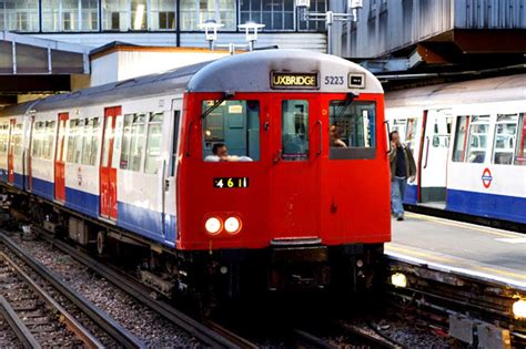 london underground driverless tube trains    call london evening standard