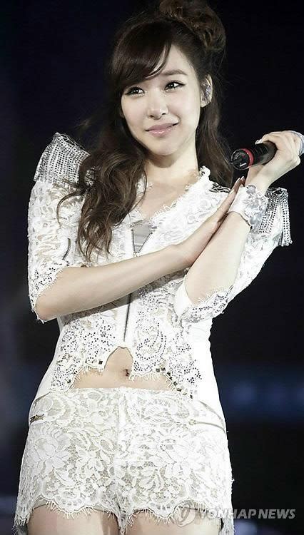 Girls Generation S Snsd Tiffany Shows Off Superior Beauty At K