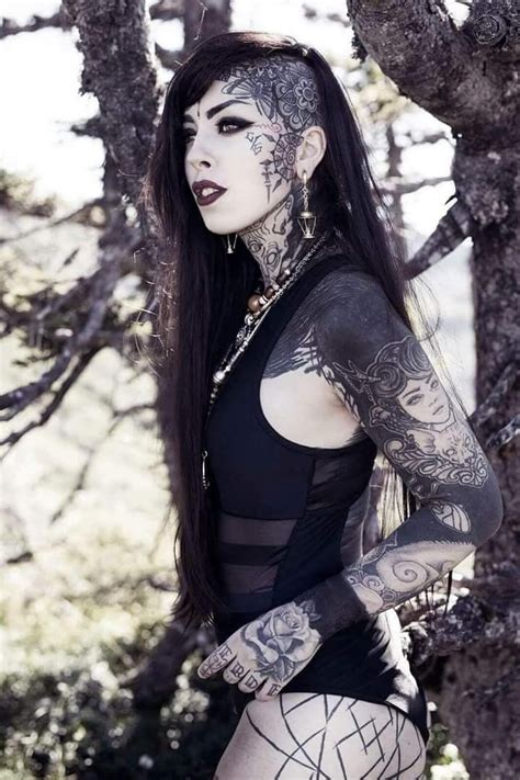 pin by zombie tophat on dark modeling photography goth women hot