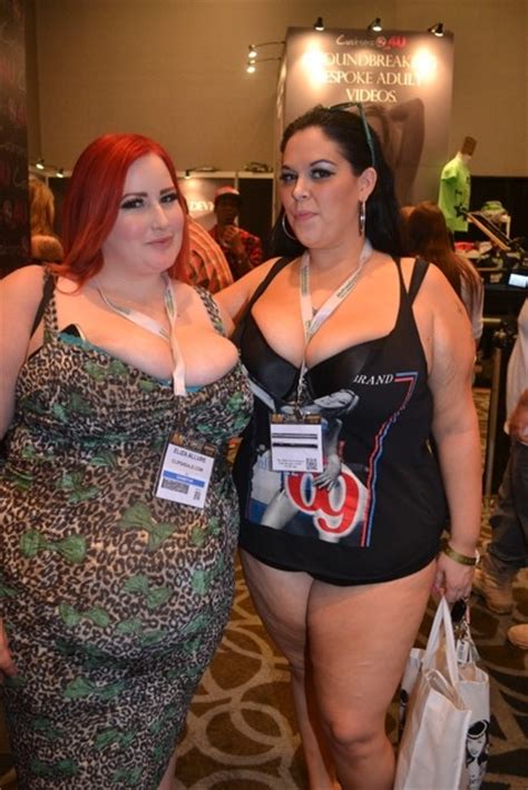 dangerous curves xcritic visits some hot heavyweight hotties at aee 2014