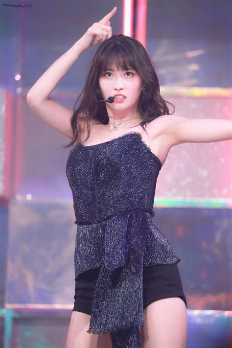 10 Times Twice Momo S Stage Outfits Made Us Scream Step