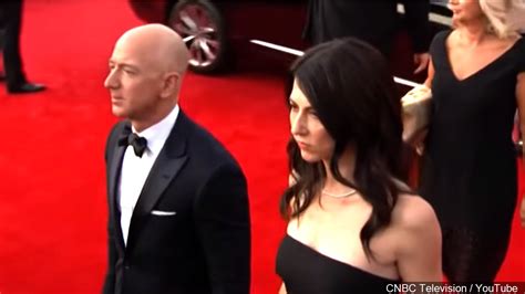 amazon founder jeff bezos and wife divorcing after 25 years