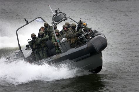 dutch frisc fast raiding interception  special forces craft boat   rmilitaryporn