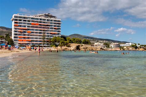 las  mejores playas de torremolinos encuentra tu playa perfecta en