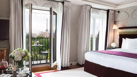 eiffel junior suite la reserve hotel spa paris