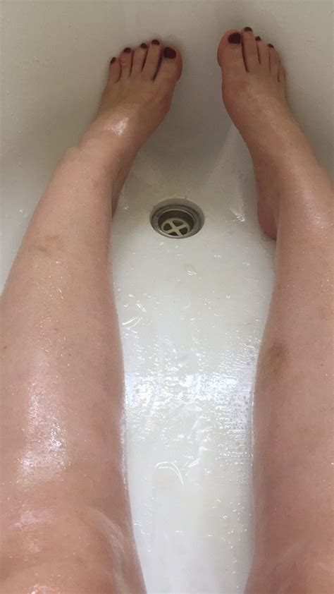 woman in a coconut oil bath gets trapped in her tub and