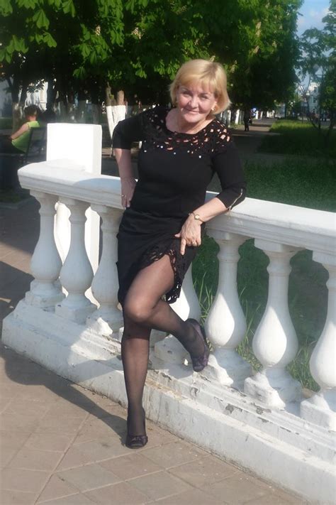 Blonde Gilf Posing Gorgeous Grannies Golden Goddess Great Legs Real