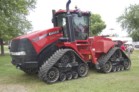 case ih steiger rowtrac tractors fight compaction offer versatility