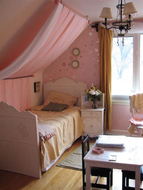 love  idea   girls share  bedroom wslanted