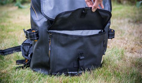 review showers pass transit backpack