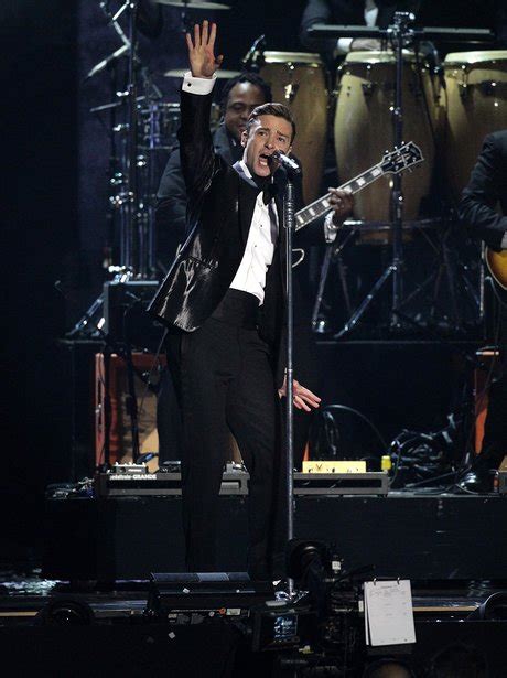 Justin Timberlake Performs Mirrors For The First Time