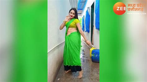 Viral Pure Indian Hot Bhabhi Dance Wet Saree Great Dance In The Street
