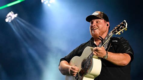 Luke Combs Is Crushing Album Sales And Streams In 2019 Report Says