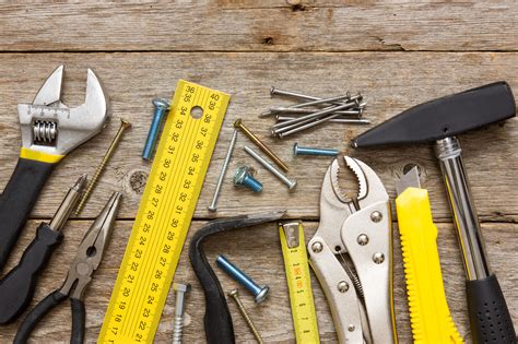 les outils indispensables pour bricoler  choisir