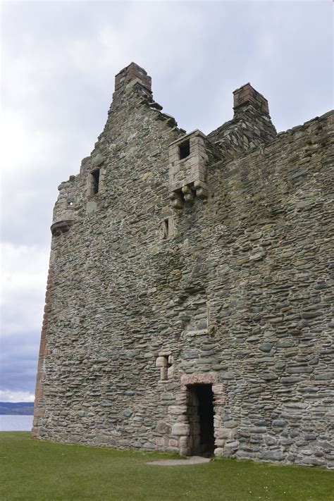 lochranza castle  glasgow gallivanter