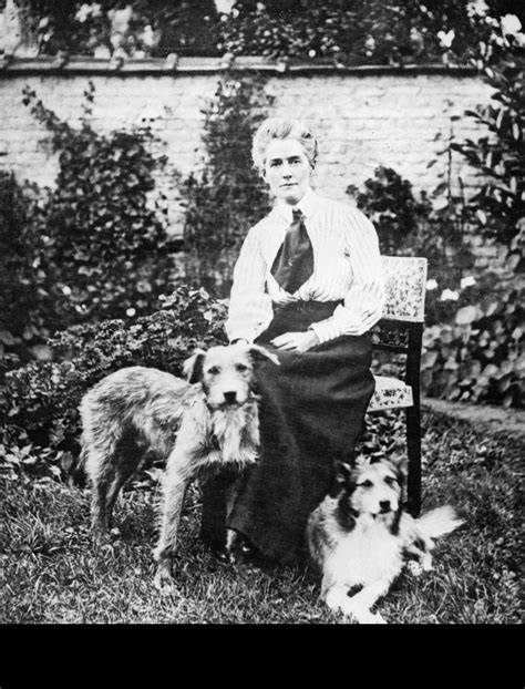 edith cavell   remembered  centenary   death  manchester