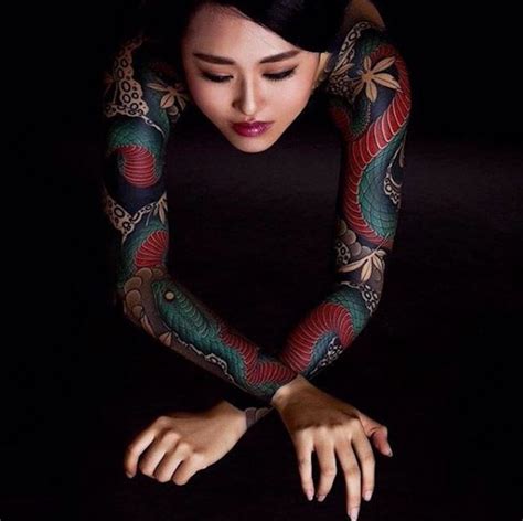 Tattoo Arm Frau Bunte Japanische Tätowierungen ärmel Tattoo Schwarze