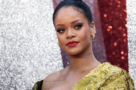 A Fake Rihanna Album Climbed The Music Charts This Weekend