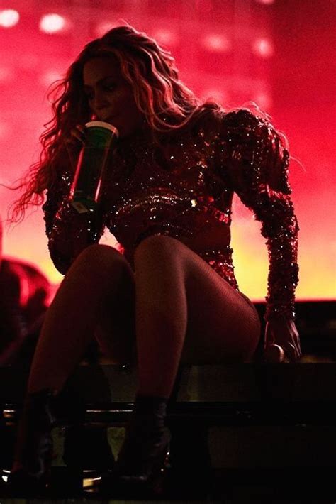 Pin By Kathya On B E Y O N C é Beyonce Queen Beyonce Crazy In Love