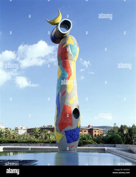barcelona parc de joan miro skulptur dona  ocell von  miro