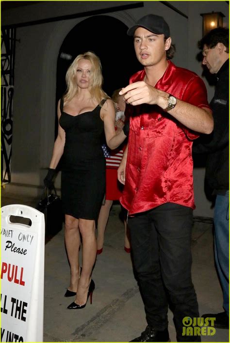 pamela anderson and brandon thomas lee have a mother son dinner in west hollywood photo 4056702