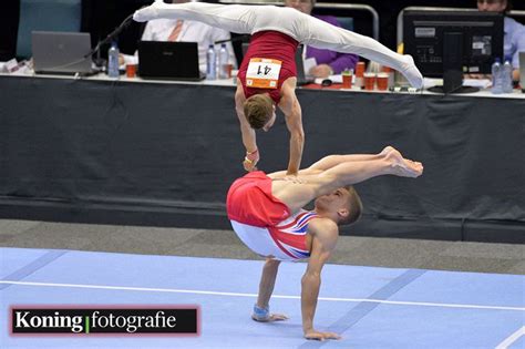 duo op vloer gymnastiek dansfotos turnen